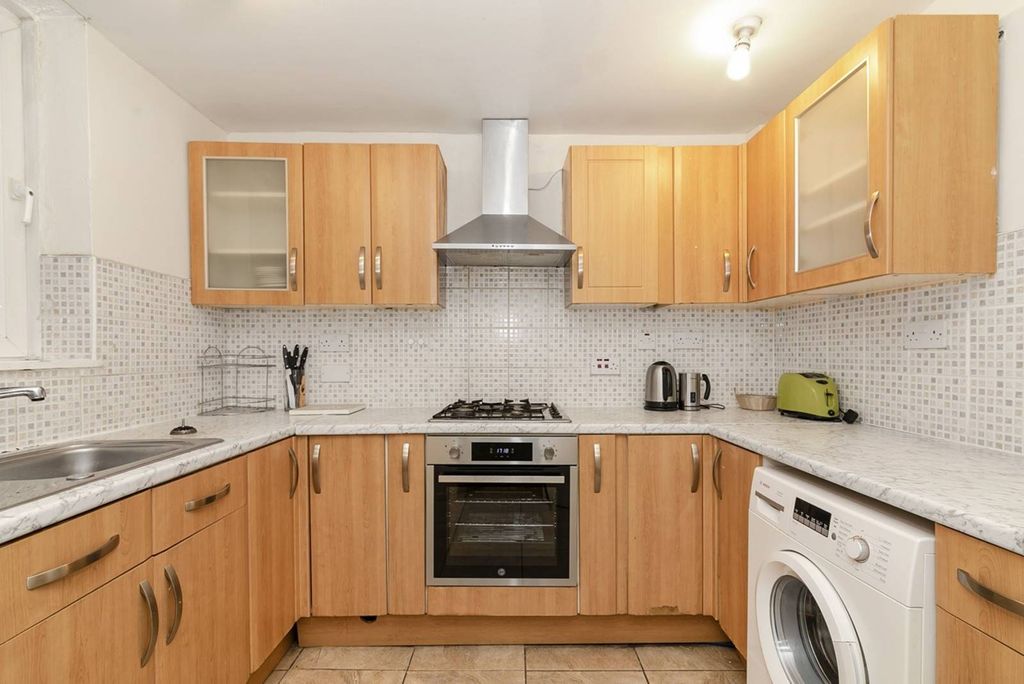 Property photo 2 of 10