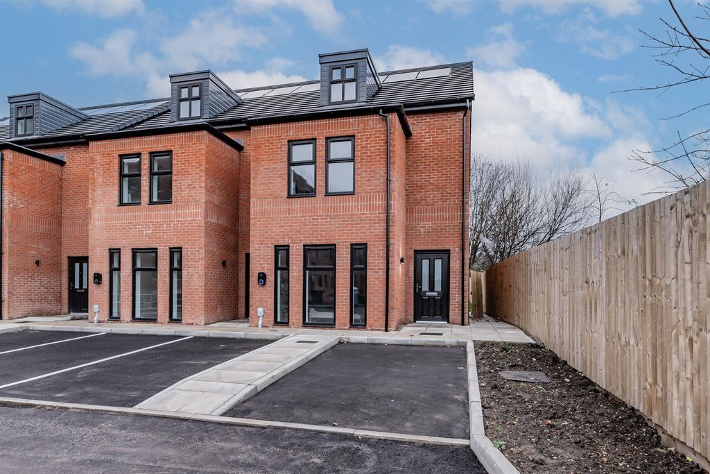 Property photo 2 of 28 6 Cotton Gardens-34.Jpg