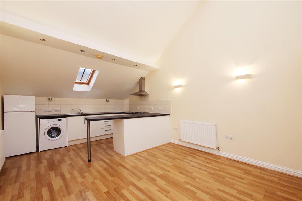 Property photo 2 of 10 Pnmb0519.Jpg