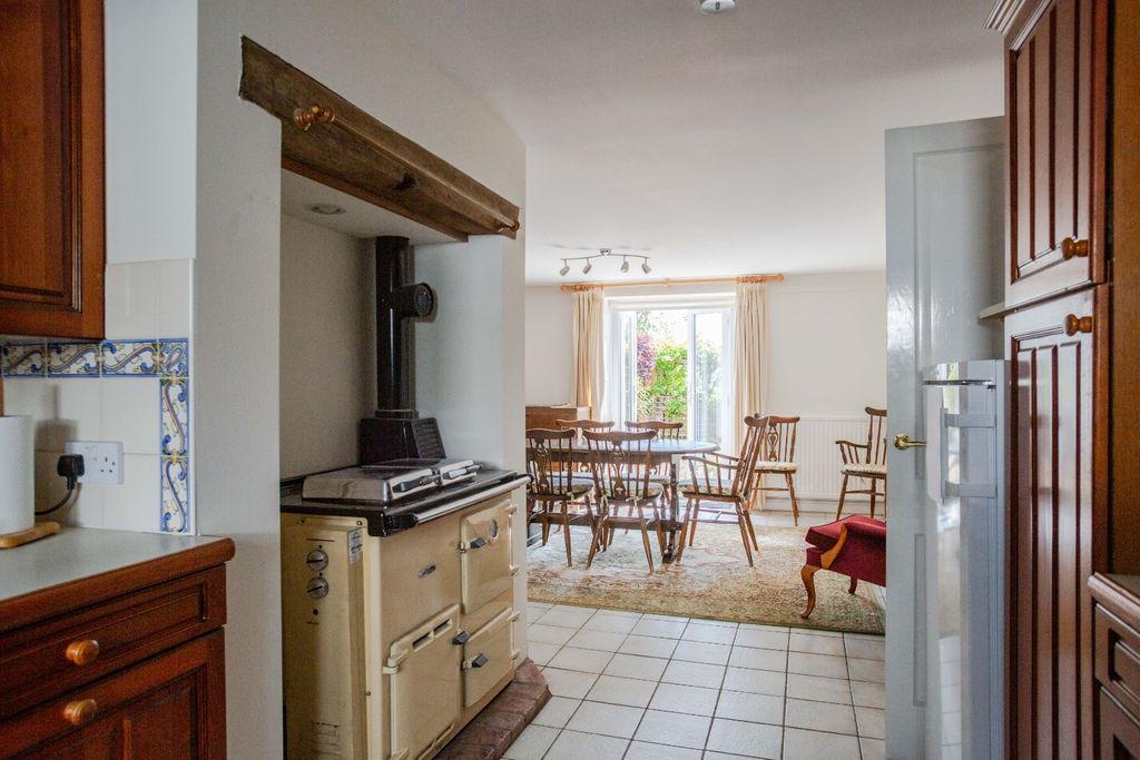 Property photo 2 of 29 4168285
