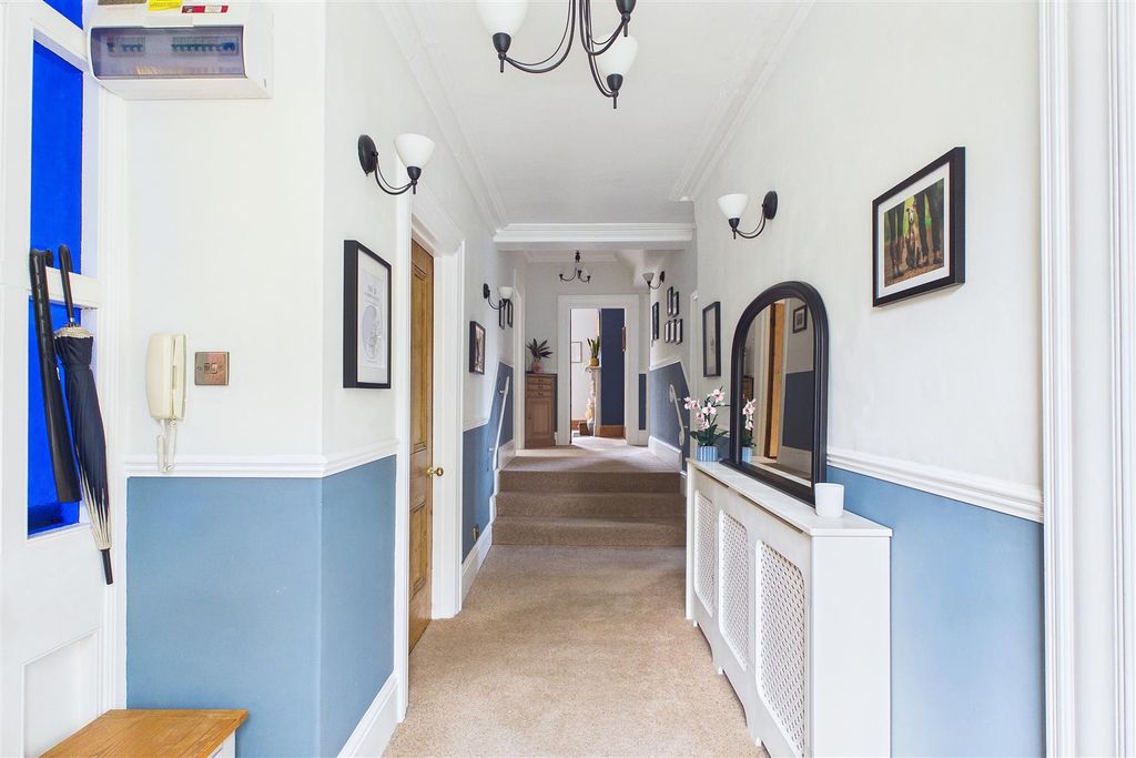 Additional image 7 of 3 bed flat for saleGardens Road, Clevedon BS21