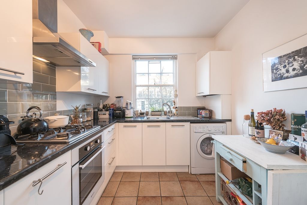 Property photo 3 of 13