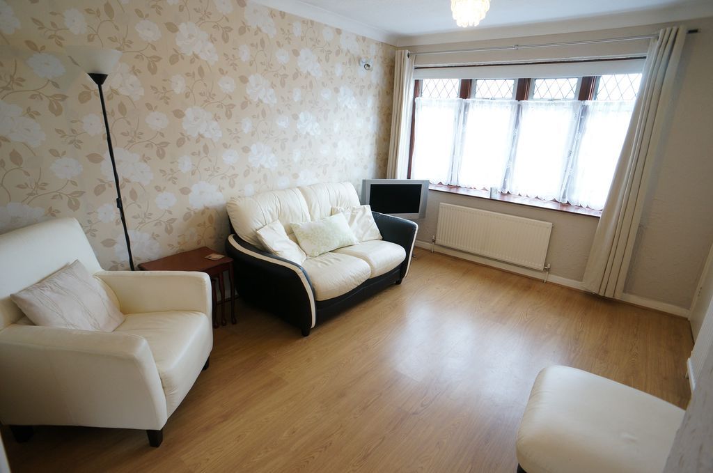 Property photo 2 of 10 Living Room