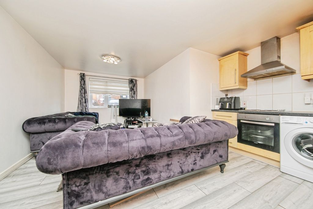 Property photo 3 of 12 Photo