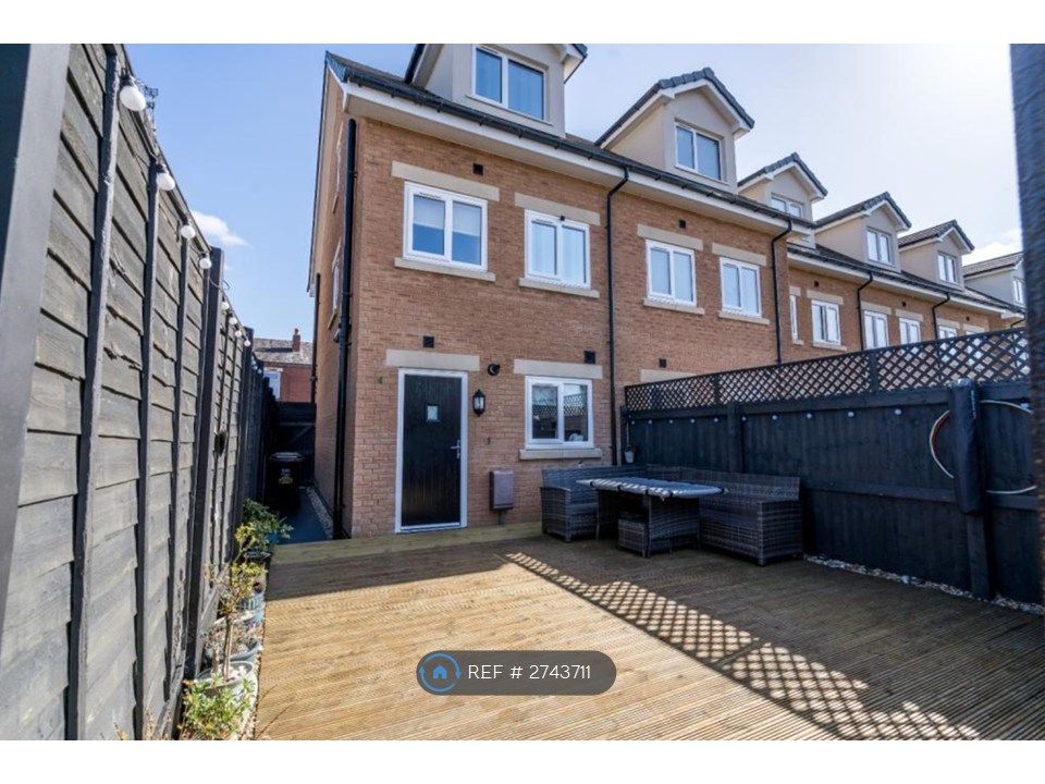 Property photo 2 of 26