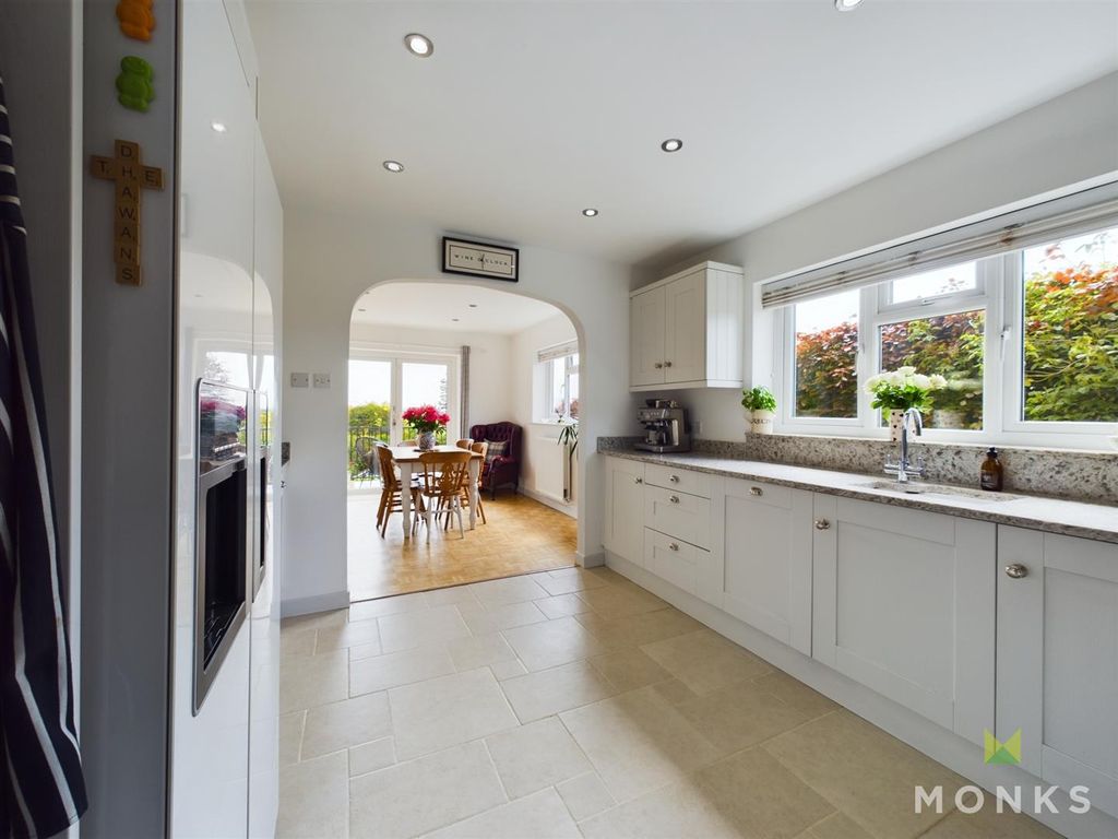 Property photo 2 of 29 Cam01420G0-Pr0312-Still018.Jpg