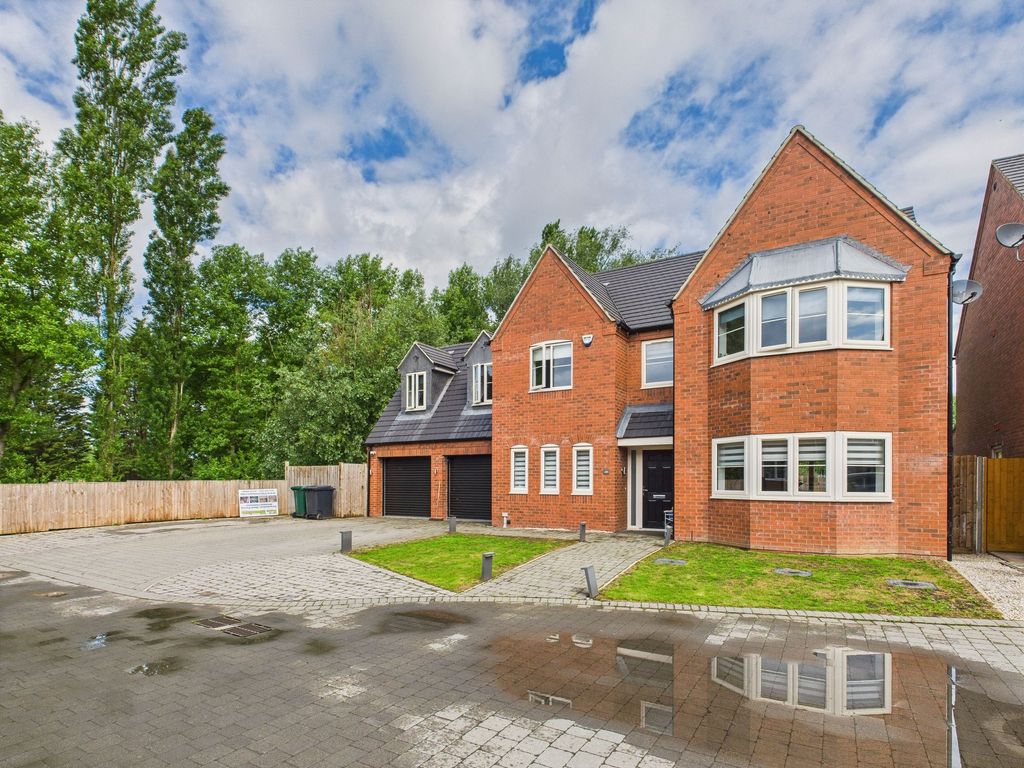 Property photo 2 of 35