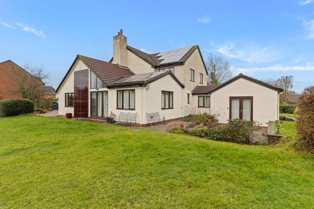 Property photo 1 of 30