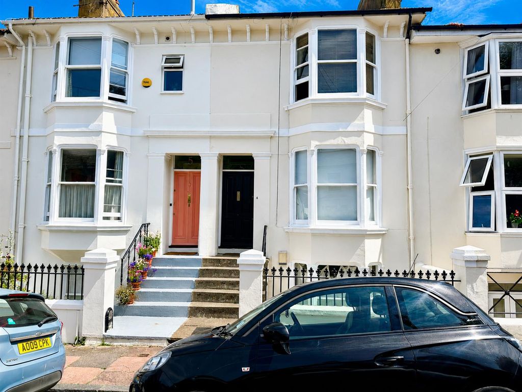 Property photo 1 of 15 York 30.Png