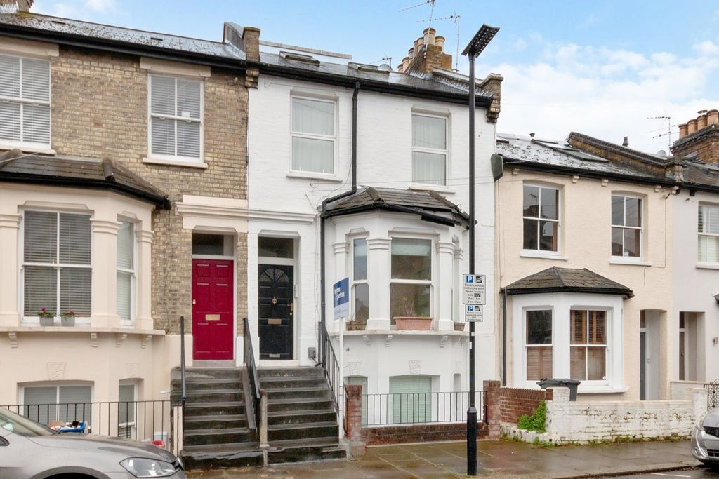 Property photo 1 of 8