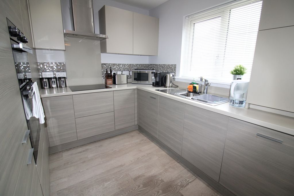 Property photo 2 of 13 Kitchen