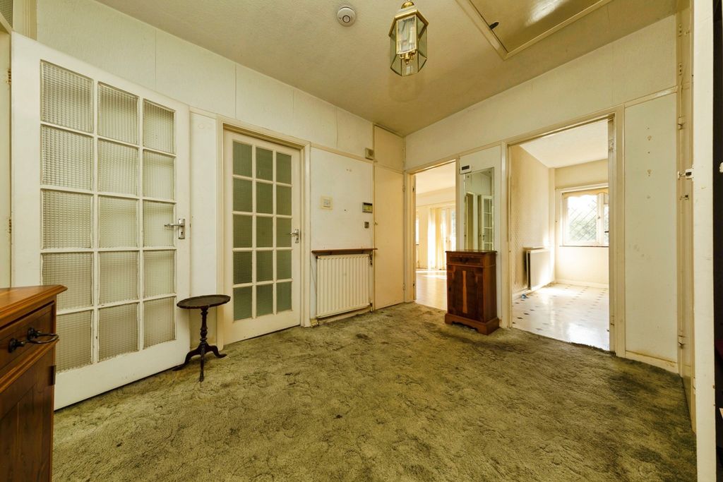 Property photo 2 of 14 Photo