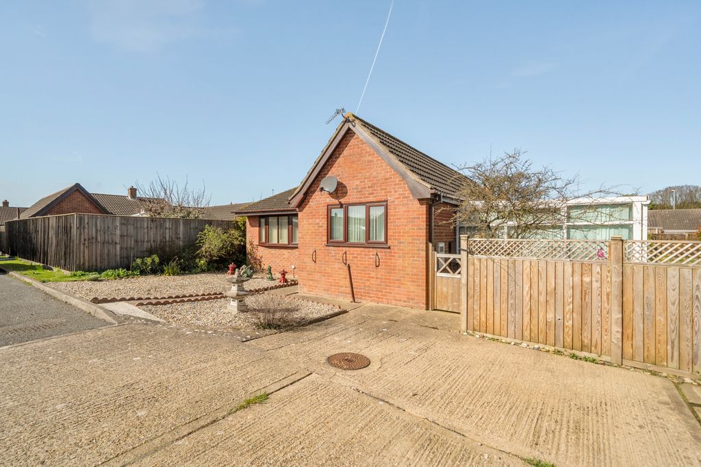 Property photo 3 of 23