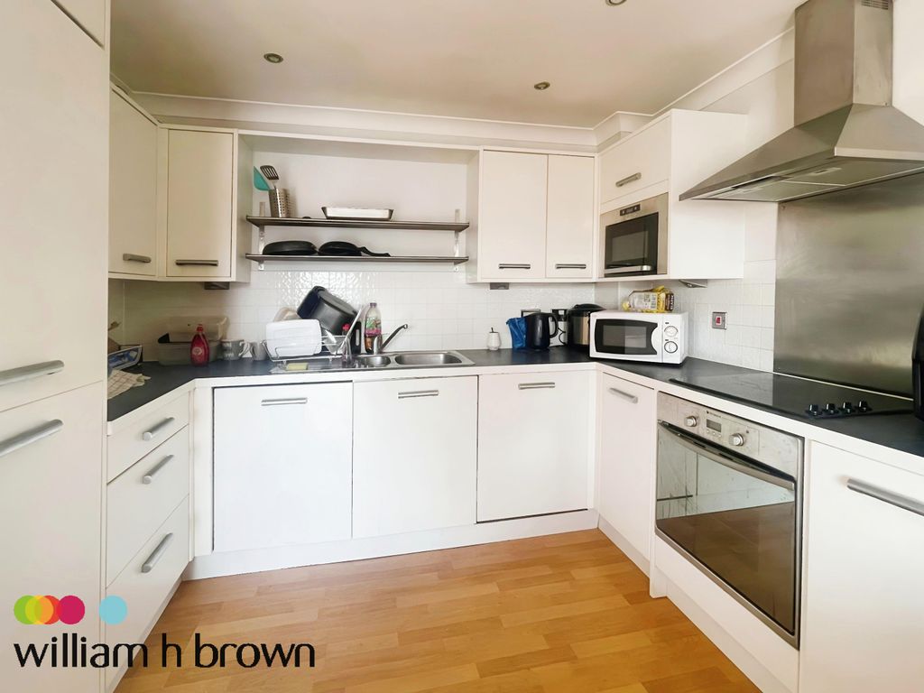 Property photo 2 of 7 Kitchen