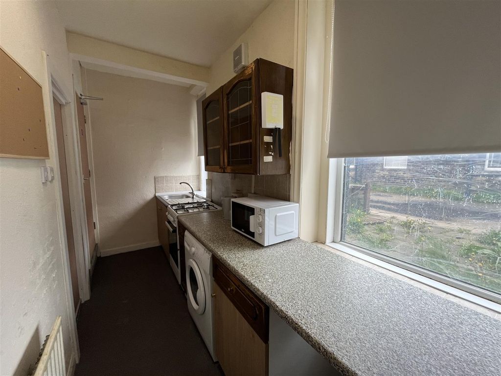 Property photo 2 of 14 Kitchen