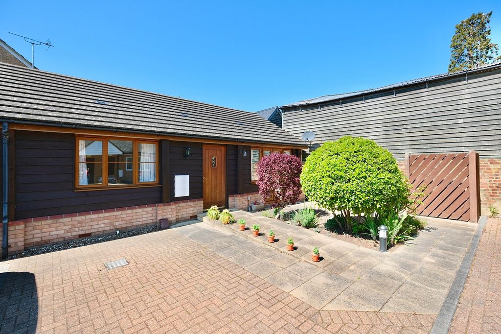Property photo 1 of 9