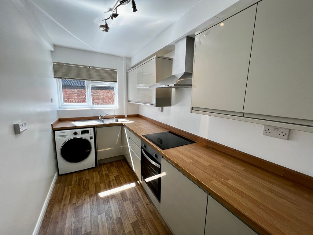 Property photo 1 of 8 Kitchen.Jpg