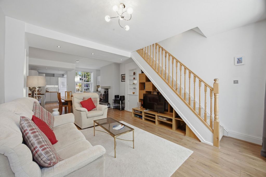 Property photo 1 of 30