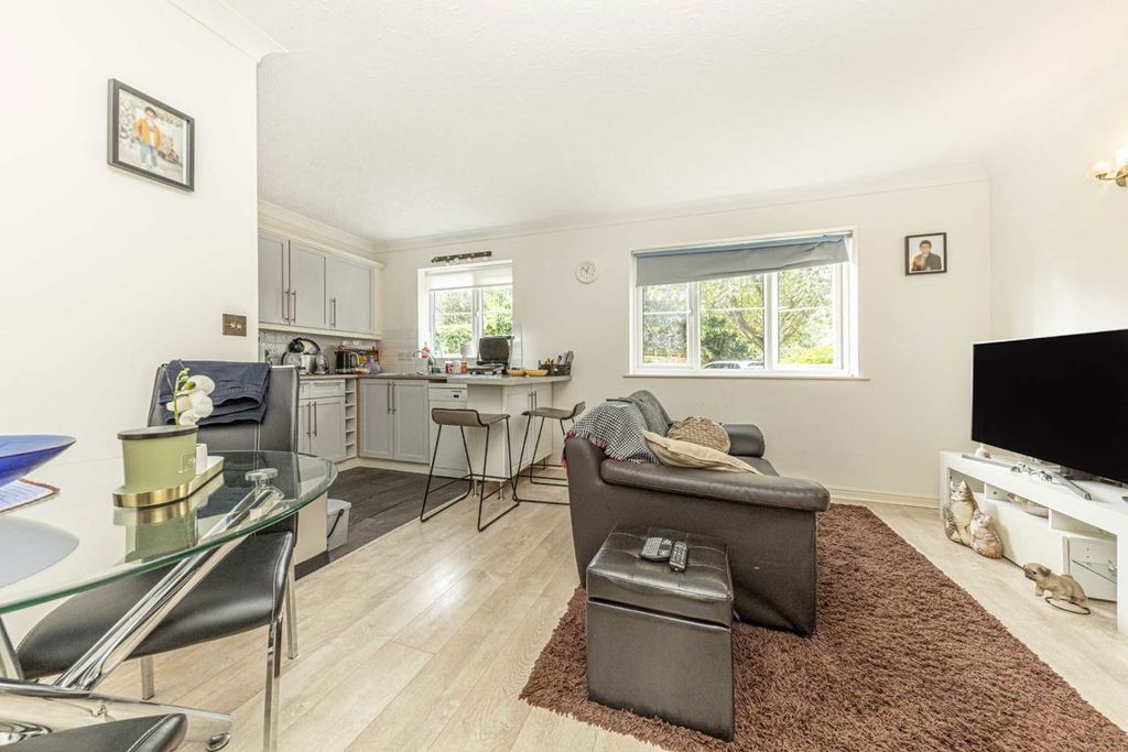 Property photo 2 of 6