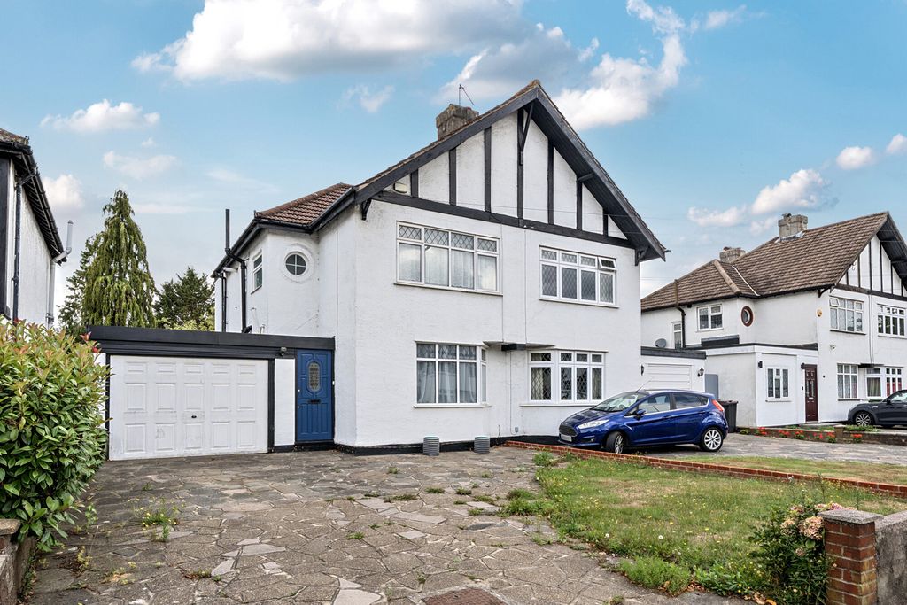 Property photo 1 of 12 External