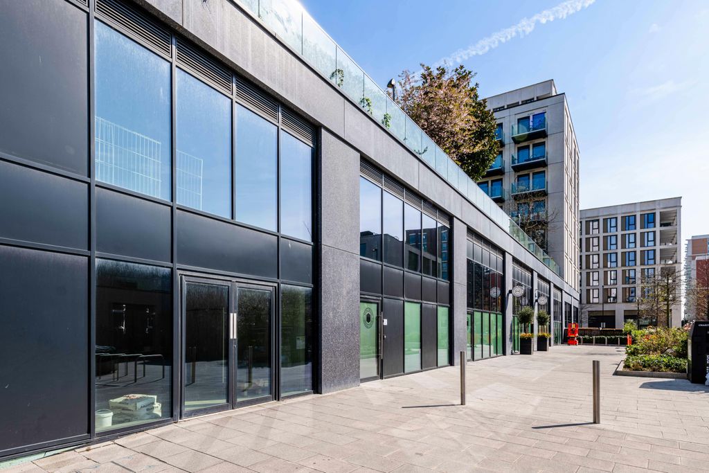 Property photo 1 of 18 Royal Wharf 2209  Low Res 5.Jpg