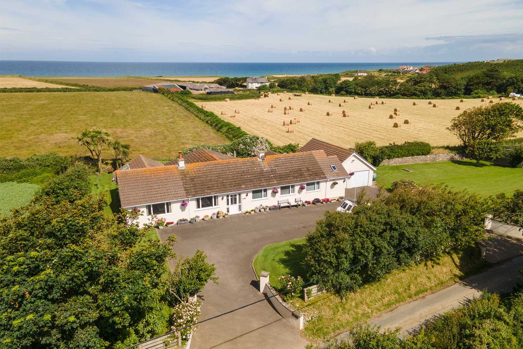 Property photo 1 of 28