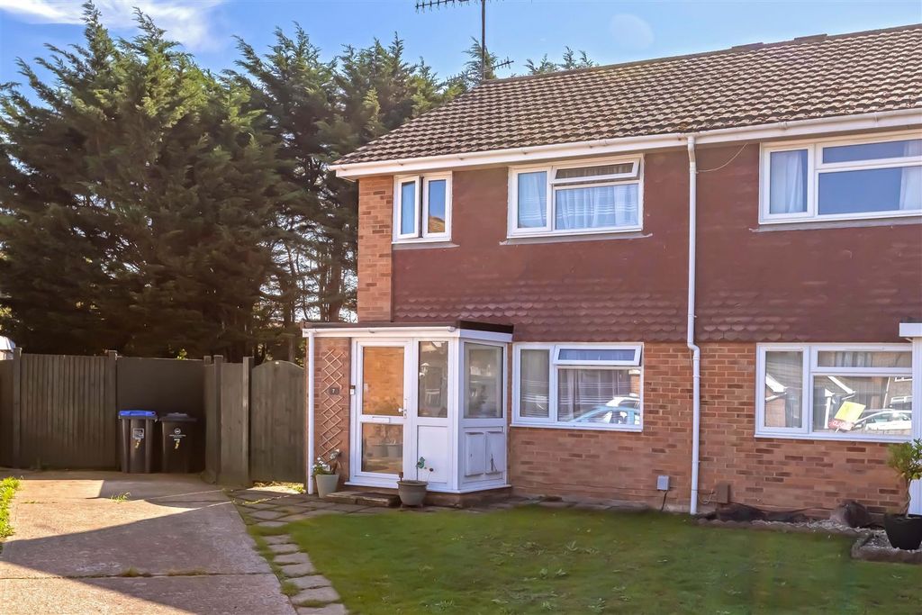 Property photo 1 of 14 Sherbrooke Close_18.Jpg