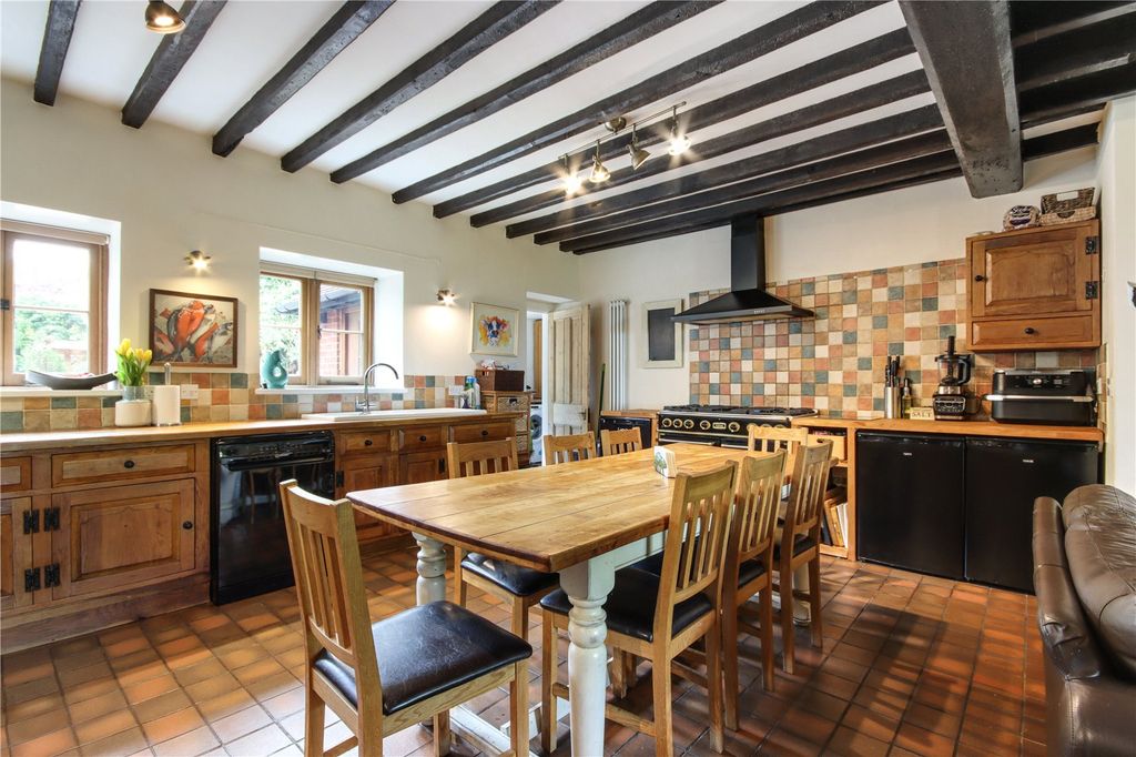 Property photo 2 of 20 Kitchen