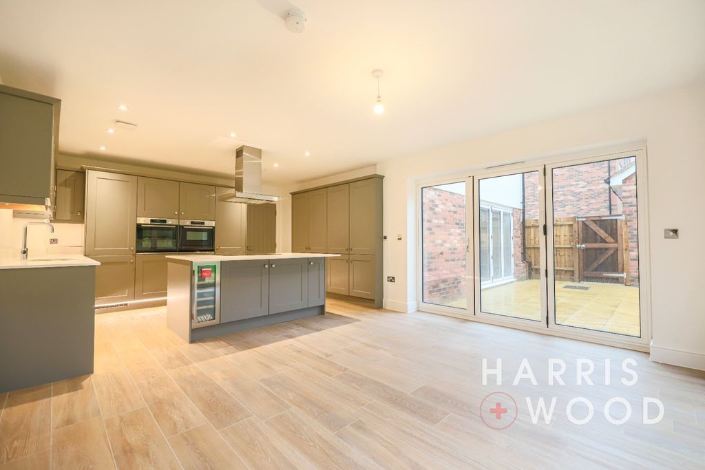 Property photo 2 of 32 4420694