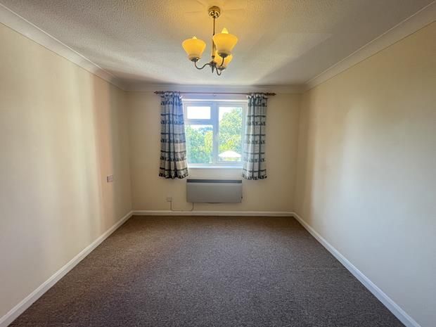 Property photo 3 of 10 Bedroom 2