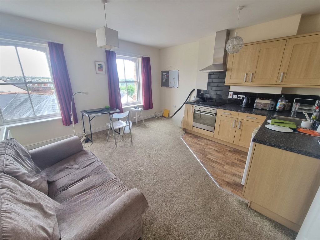 Property photo 2 of 11 Picture No. 14