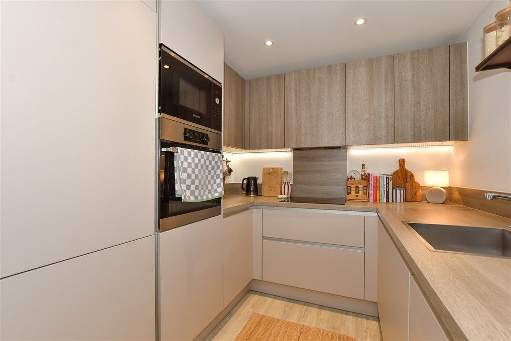 Property photo 3 of 14 Lounge/Kitchen