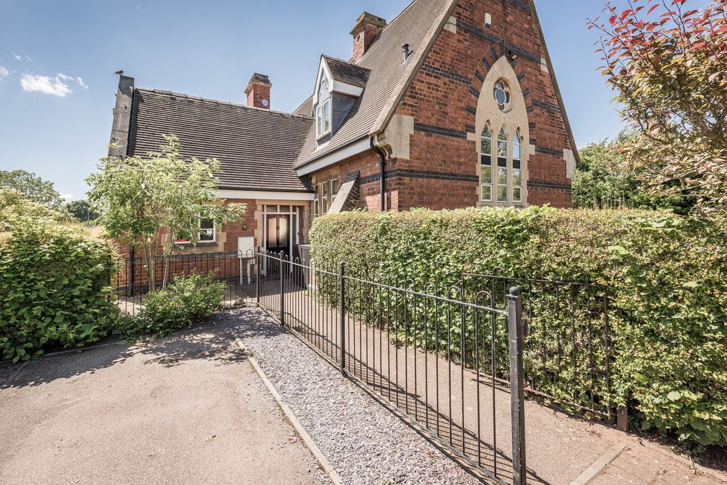 Property photo 2 of 50