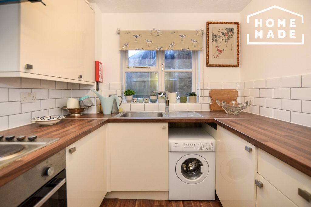 Property photo 3 of 8