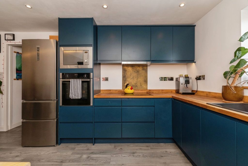 Property photo 3 of 12 Pbox-Img.Jpg