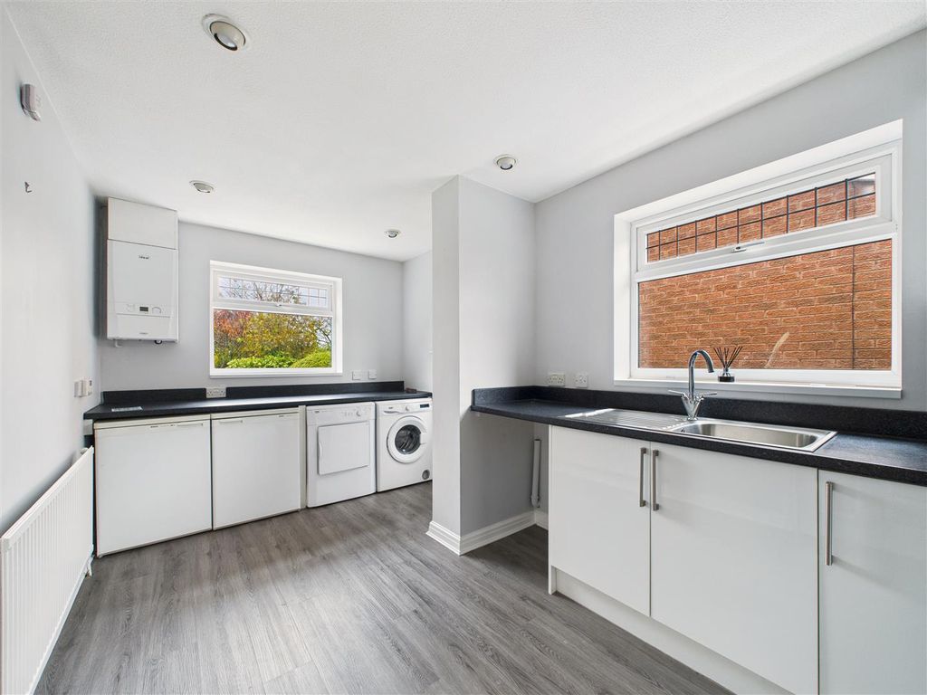 Property photo 2 of 16 Cam03303G0-Pr0274-Still015.Jpg