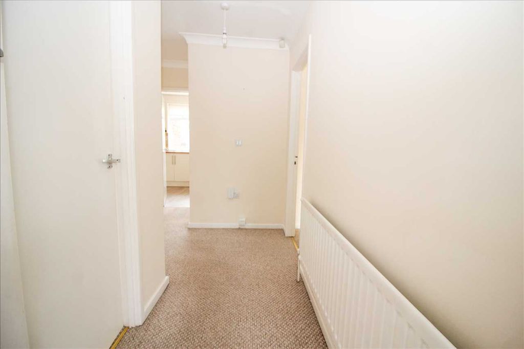 Property photo 3 of 13 Entrance Hall