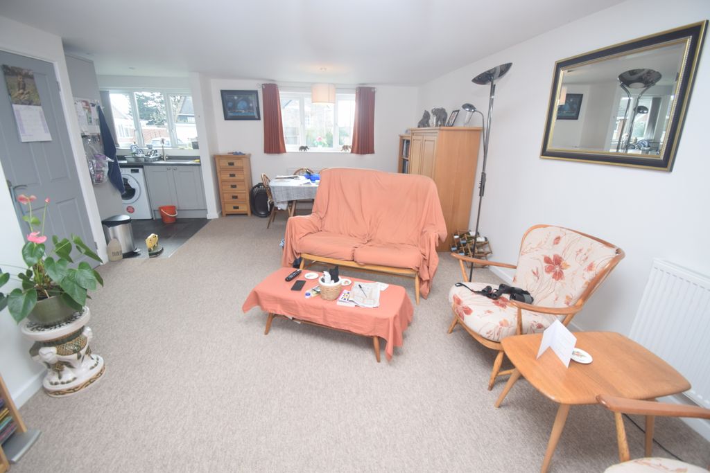 Property photo 3 of 12 Lounge Diner 2