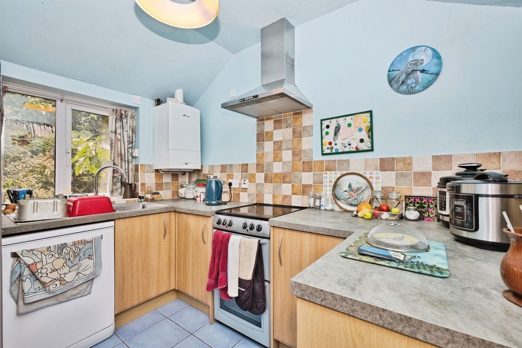 Property photo 3 of 10
