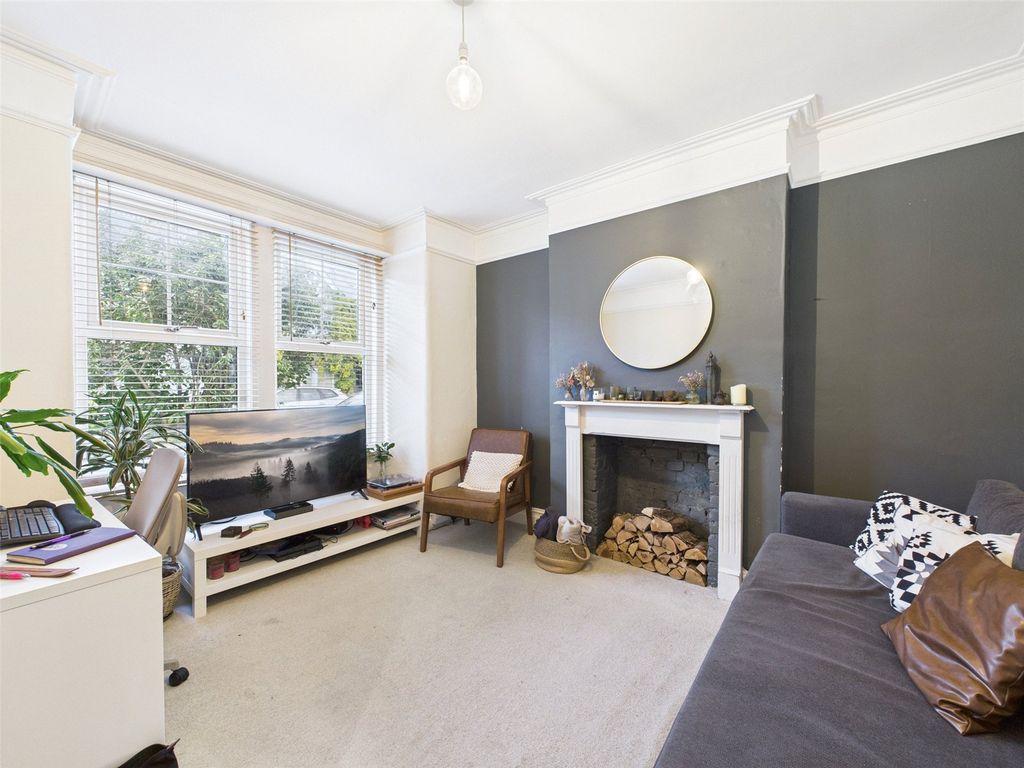 Property photo 2 of 7 Picture No. 17