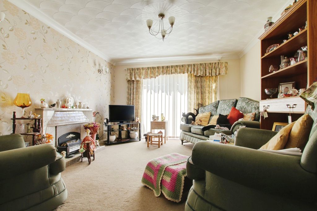Property photo 3 of 11