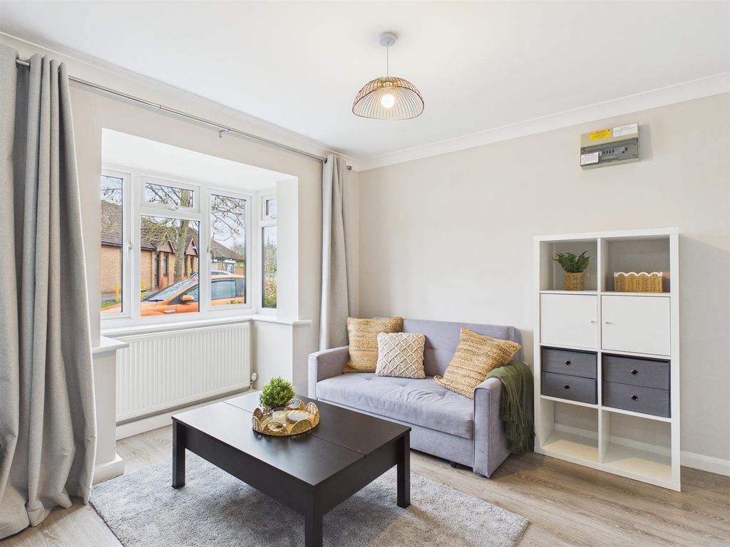 Property photo 3 of 9 Cam02435G0-Pr0206-Still003.Jpg