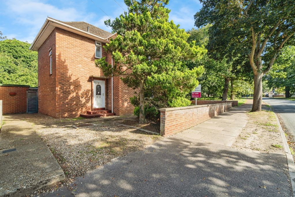 Property photo 1 of 16 External