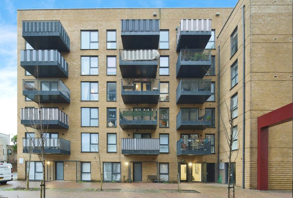 Property photo 2 of 8 Picture 2