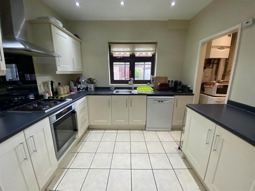 Additional image 2 of 4 bed semi-detached house for saleWood Lane, Dagenham RM8