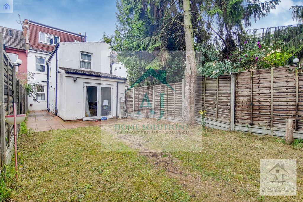 Property photo 1 of 13 7_Garden-0