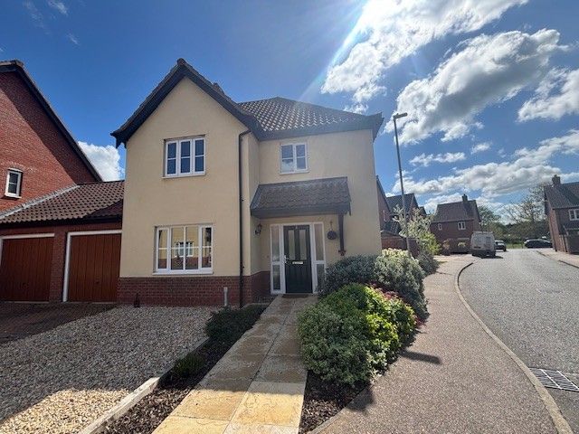 Property photo 1 of 17 Bedroom 1