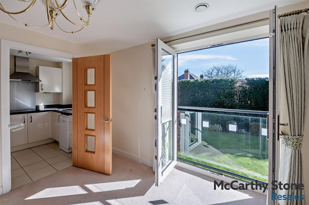 Property photo 2 of 29 8681637-Interior21-800.Jpg