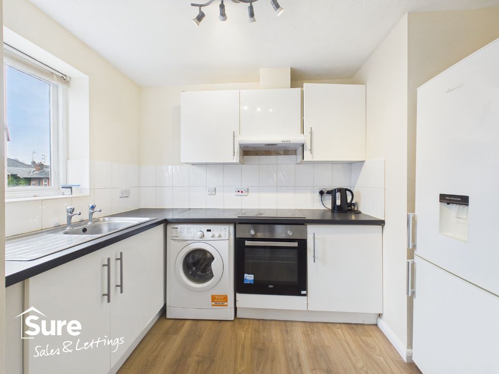 Property photo 3 of 13 990185