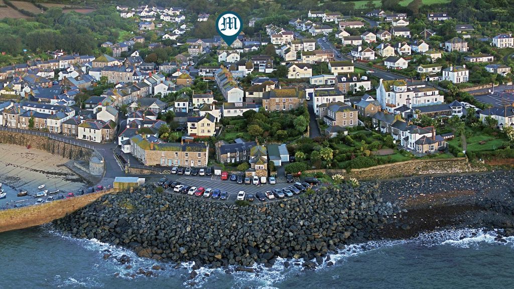 Property photo 2 of 14 Gallery